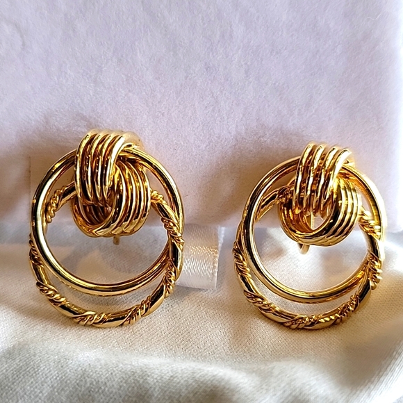 Vintage Gold Tone Knotts ✨️CLIP-ON Earrings circles - Picture 1 of 9